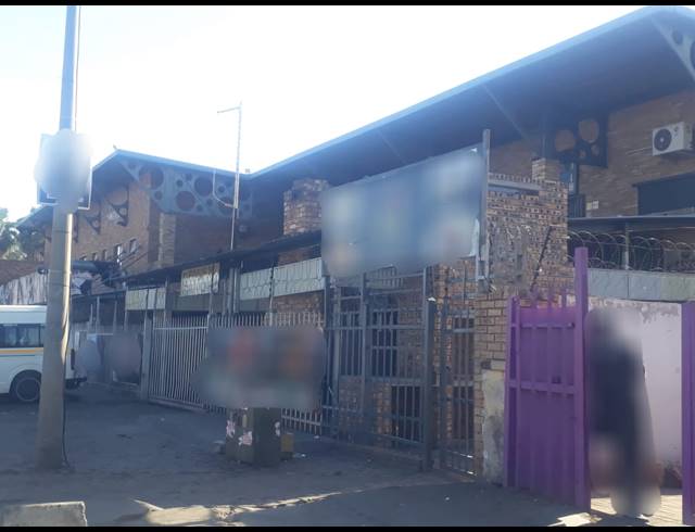 1,400M² BUSINESS FOR SALE IN RUSTENBURG CENTRAL
